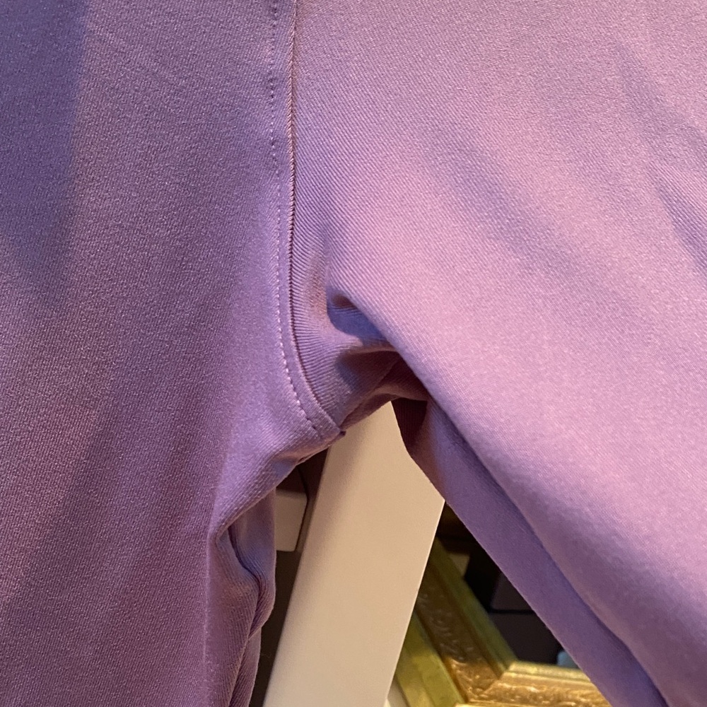 RUNDER Armour Mauve Fitted Top.  Size SP. LIKE NEW! - Picture 6 of 14